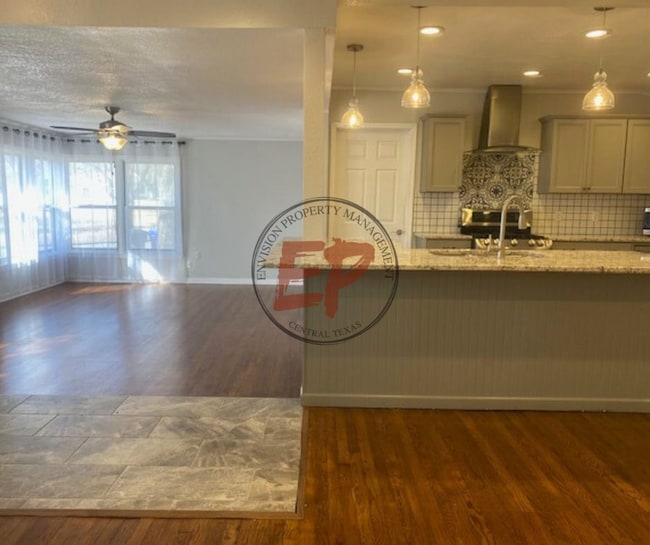 Building Photo - 3601 E Brookview Dr