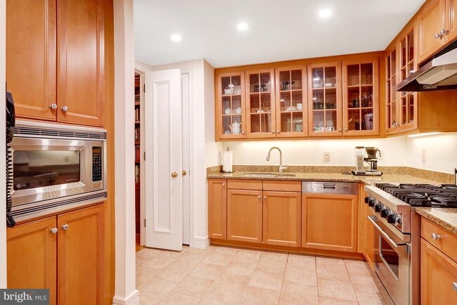 Building Photo - 1155 23rd St NW