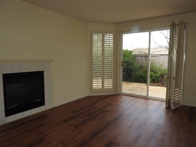 Building Photo - Beautiful Serrano Home - Single Story!