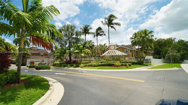Building Photo - 15570 SW 105th Ln