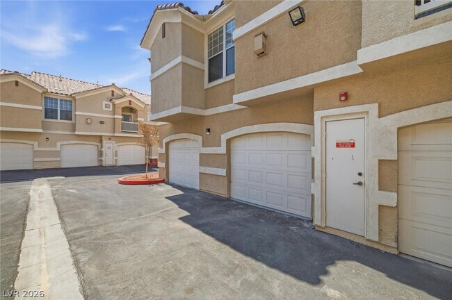 Building Photo - 5855 Valley Dr