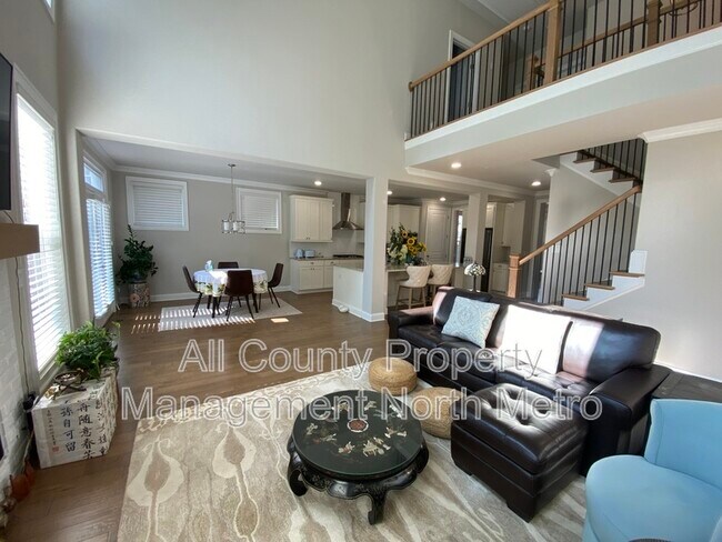 Building Photo - 6562 Creekview Cir