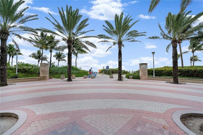 Building Photo - 1500 Ocean Dr