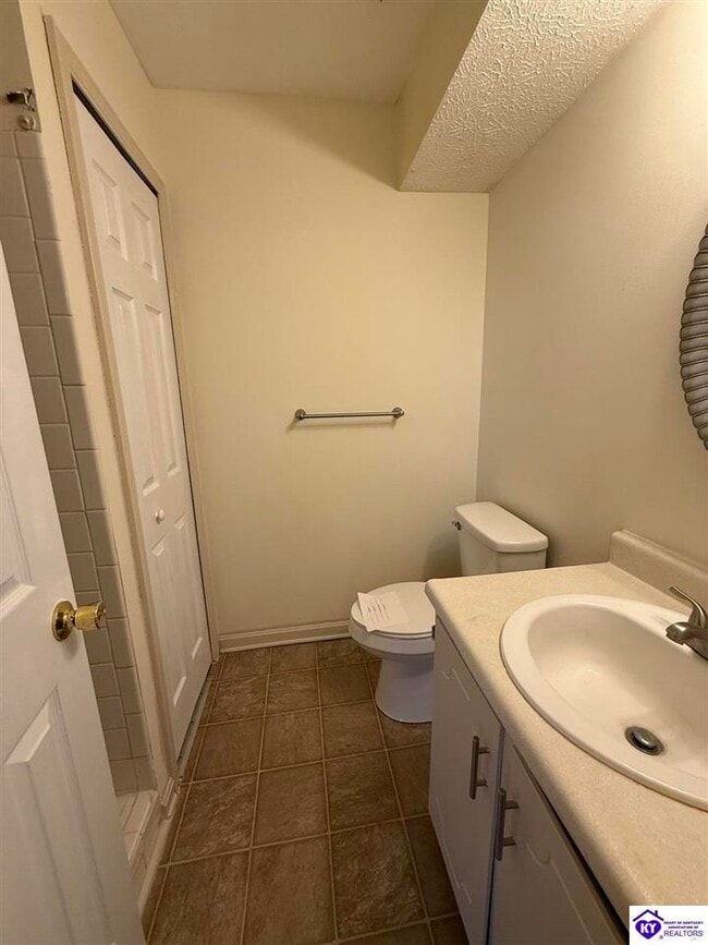 Building Photo - 105 Candy Ct