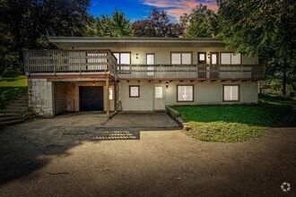Building Photo - TM - 01 - Cliffside Dr