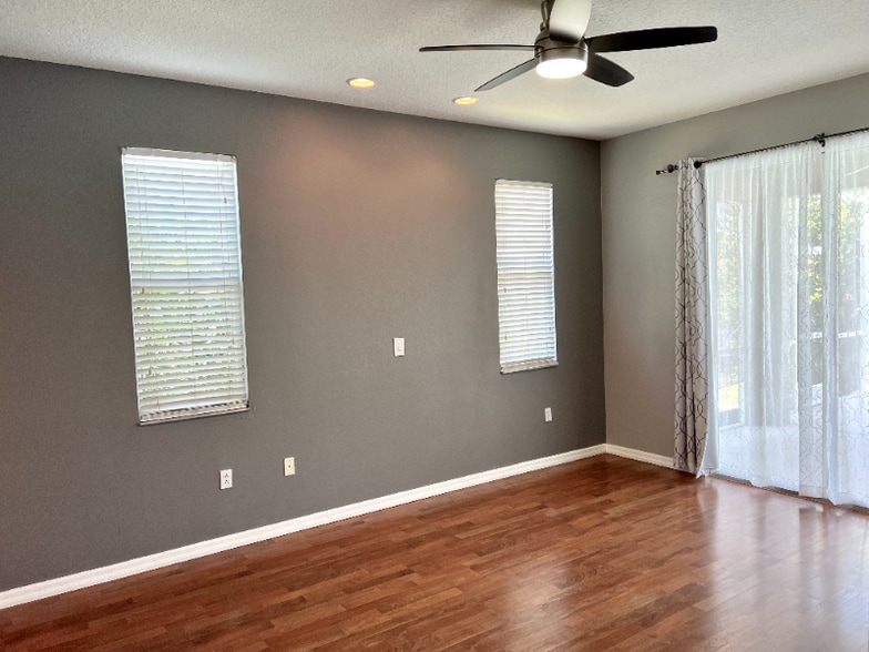 Building Photo - 6614 68th St E