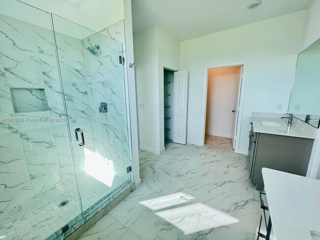 Building Photo - 1079 Haywagon Trl