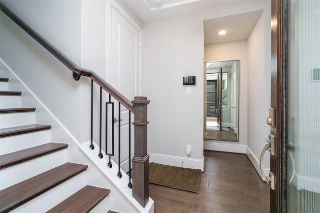 Building Photo - 1303 Edwinstowe Trl