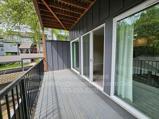 Building Photo - 4 Touchstone Dr