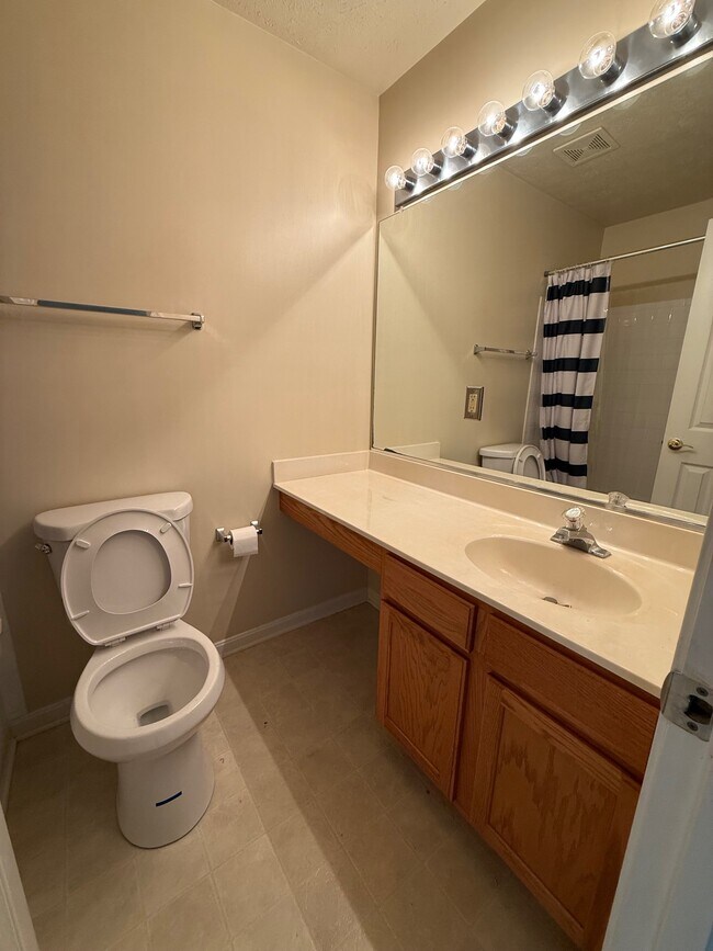 Building Photo - 45586 Curley Ct