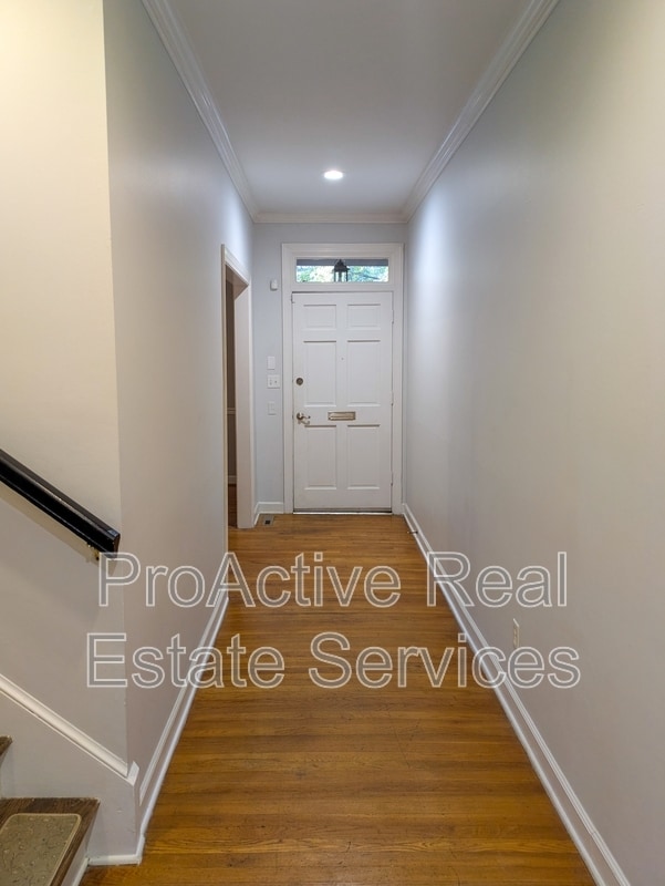 Primary Photo - 1014 Colonial Ave