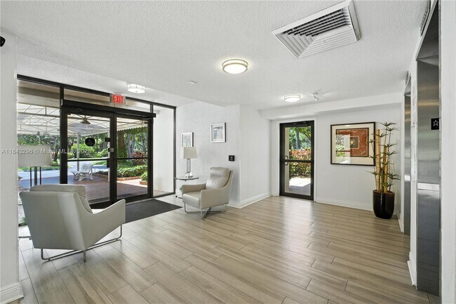 Building Photo - 3850 Oaks Clubhouse Dr