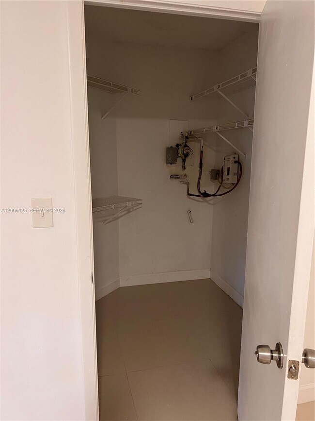 Building Photo - 8290 Lake Dr