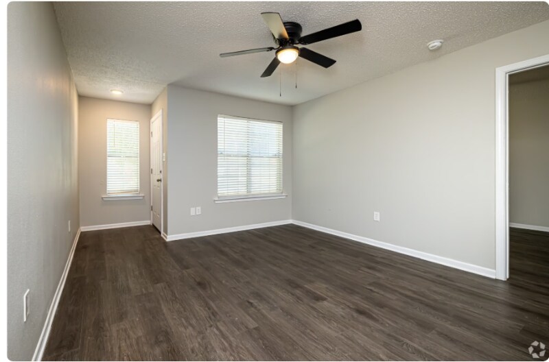 Building Photo - 2121 Lobdell Blvd