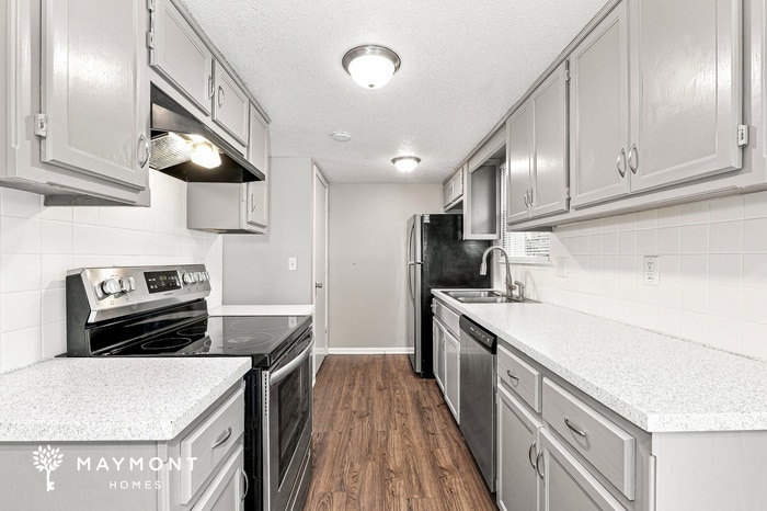 Building Photo - 10738 Stark Ave