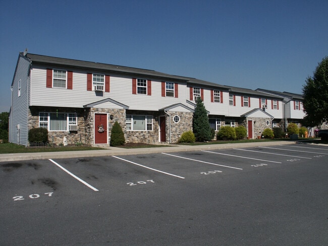 Building Photo - 207 Magnolia Dr
