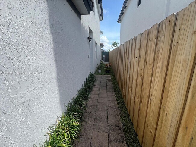 Building Photo - 11751 SW 248th Terrace