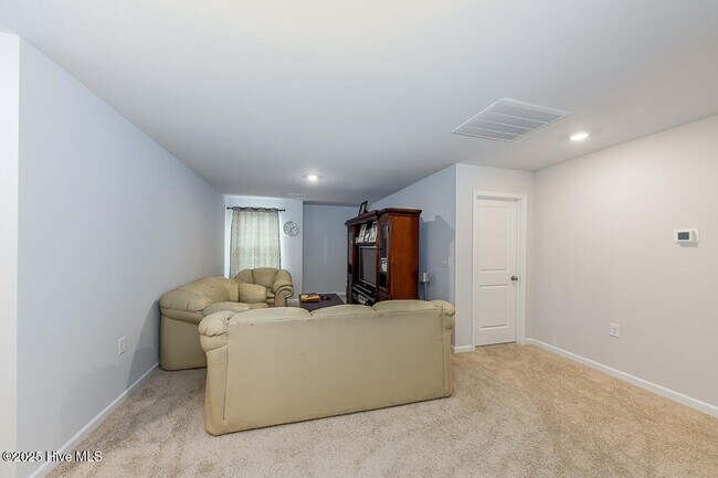 Building Photo - 410 Ginger Dr