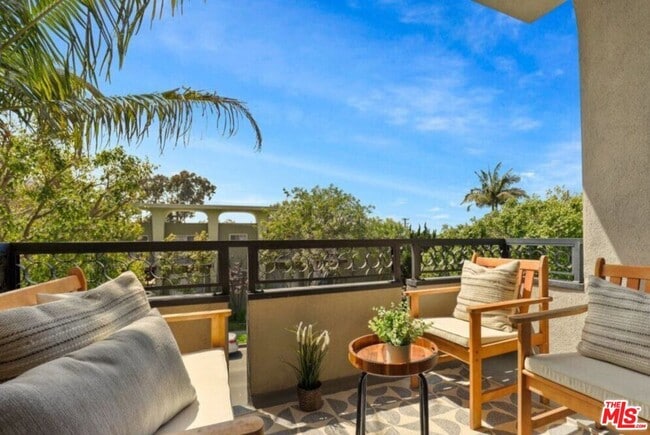 Building Photo - 6624 Springpark Ave