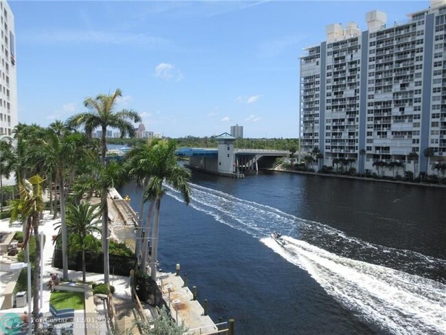 Building Photo - 936 Intracoastal Dr