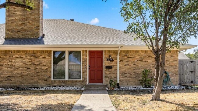 Building Photo - 1008 Wake Dr