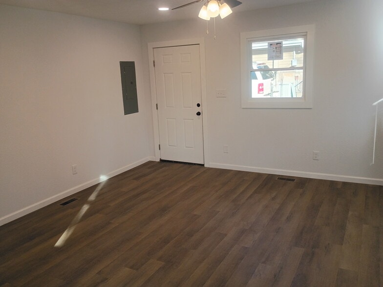 Building Photo - 101 Edmonds Dr