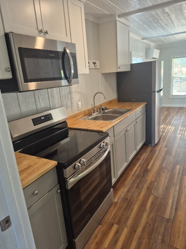 Building Photo - 910 Backwoods Rd