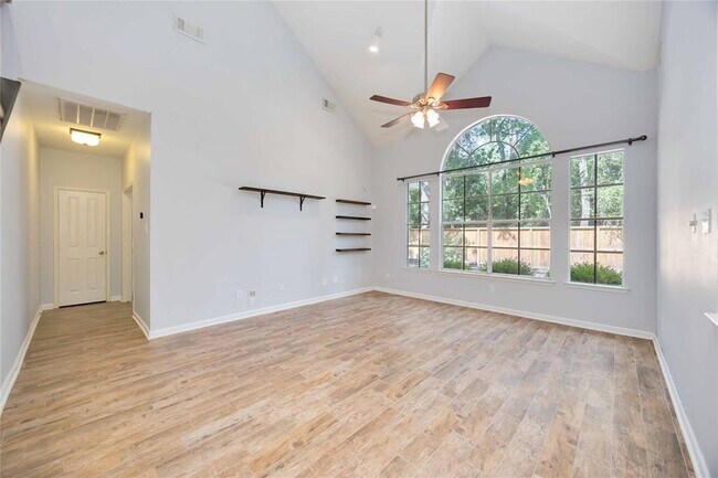 Building Photo - 11 Alden Glen Ct