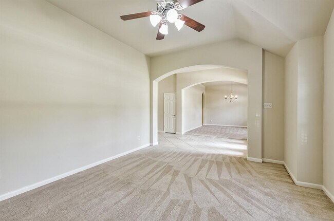 Building Photo - 15914 Cedar Shores Ln