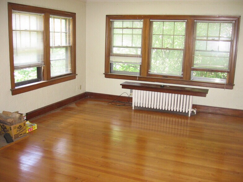 Building Photo - 5214 Ingersoll Ave