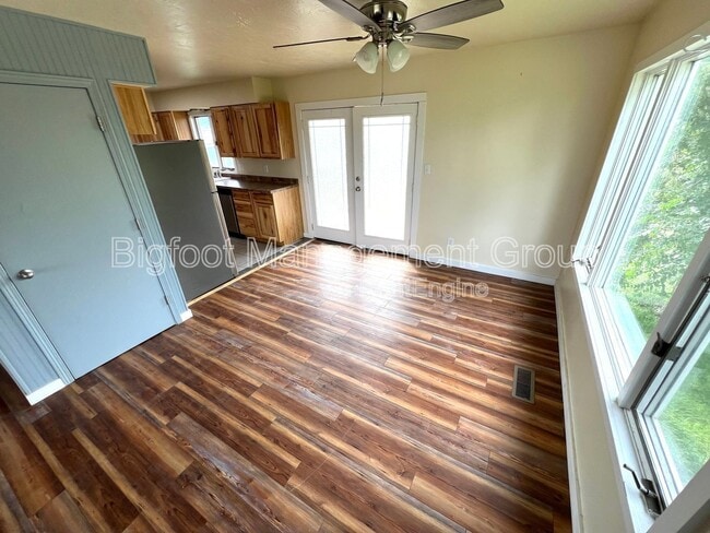 Building Photo - 3750 Heather Dr