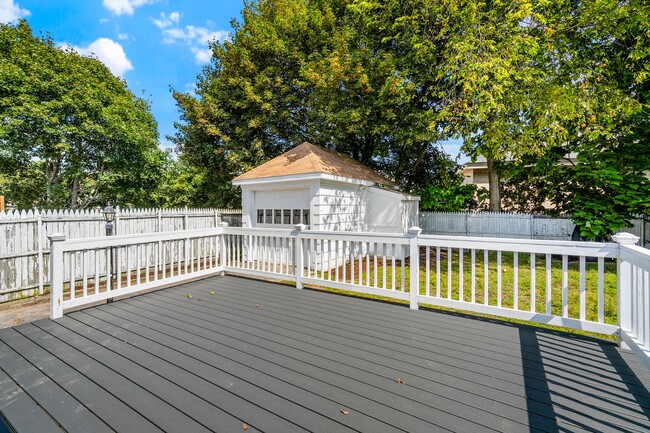 Building Photo - Bright & Comfortable North Providence Sing...