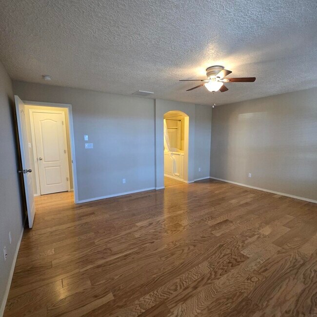 Building Photo - 6912 Vista Del Sol Dr NW