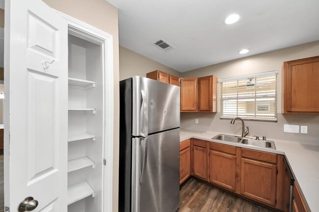 Building Photo - 1163 Lovett St