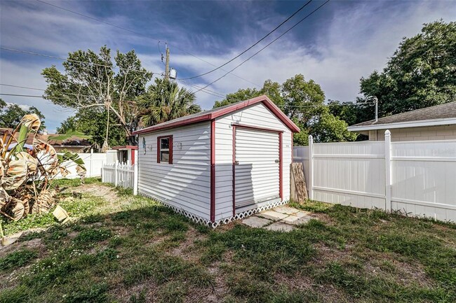 Building Photo - 408 Lake Ned Rd