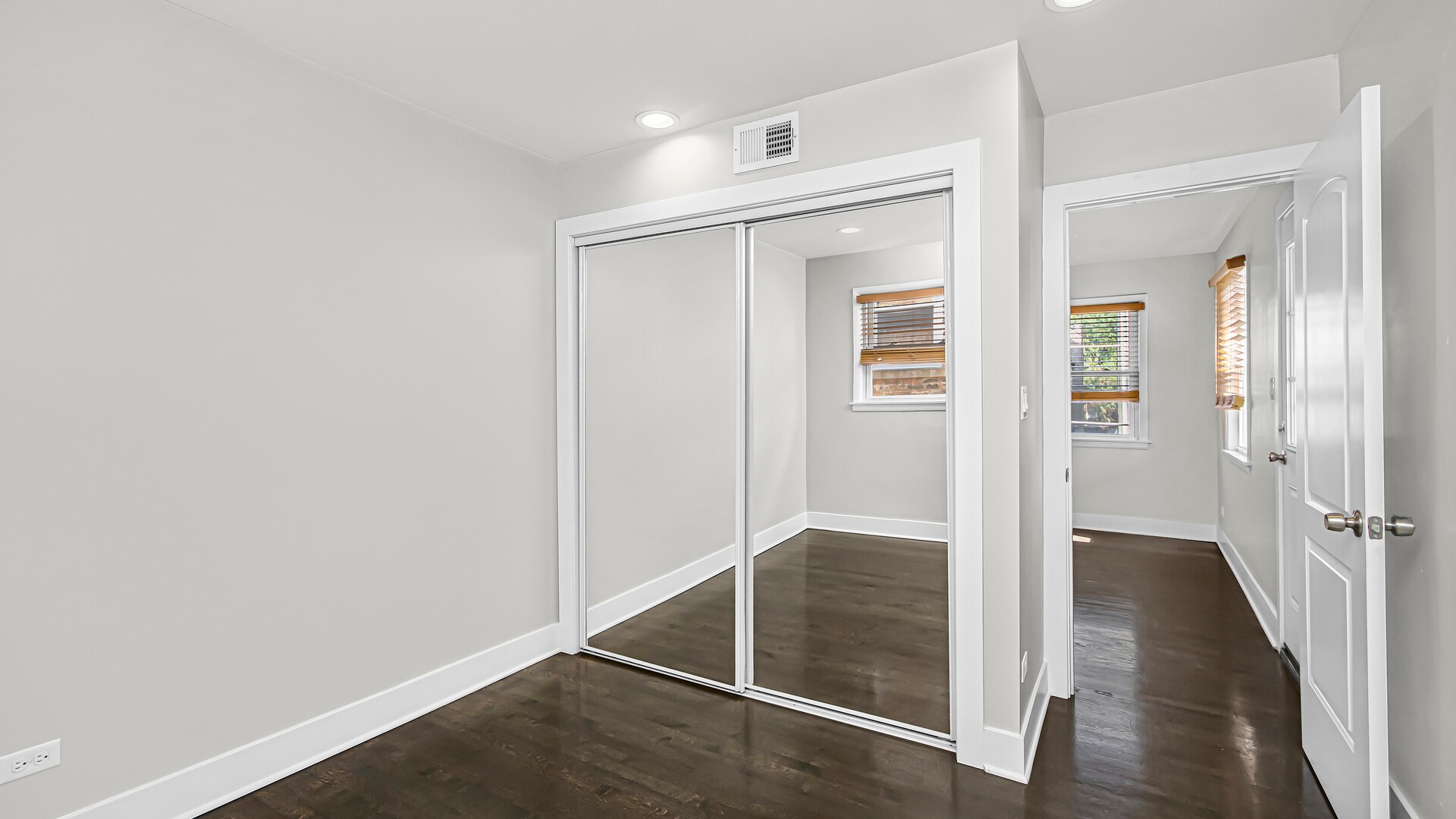 Building Photo - 6459 N Wayne Ave