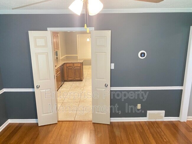 Building Photo - 3840 Charbon Ln