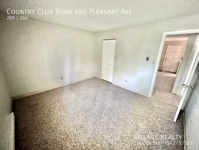 Building Photo - 607 Country Club Rd