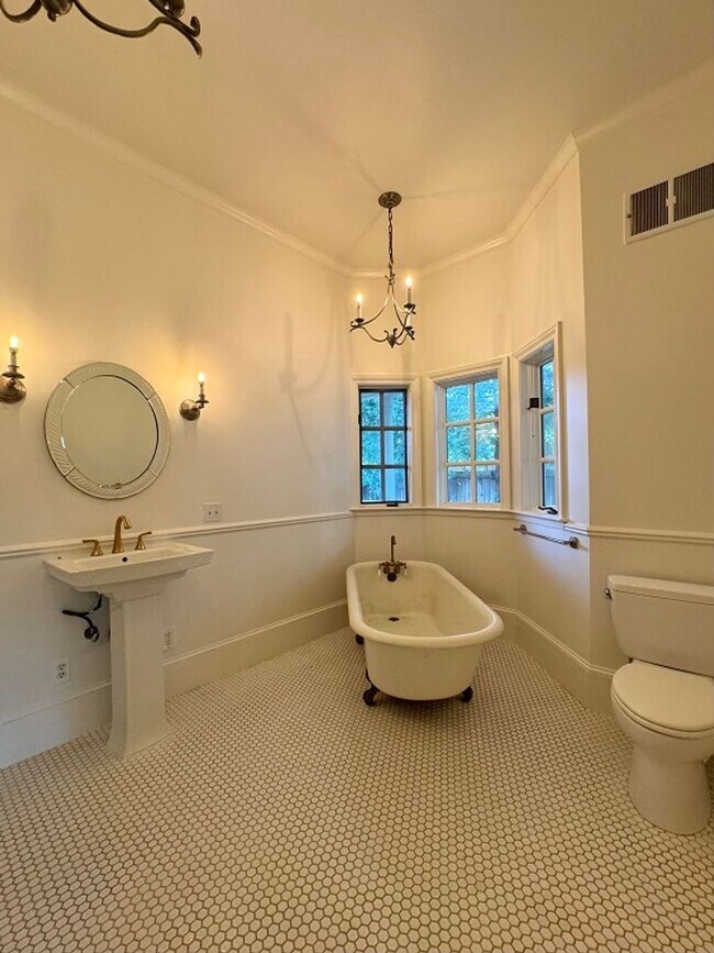 Building Photo - Stunning St. Helena Victorian Farmhouse on...