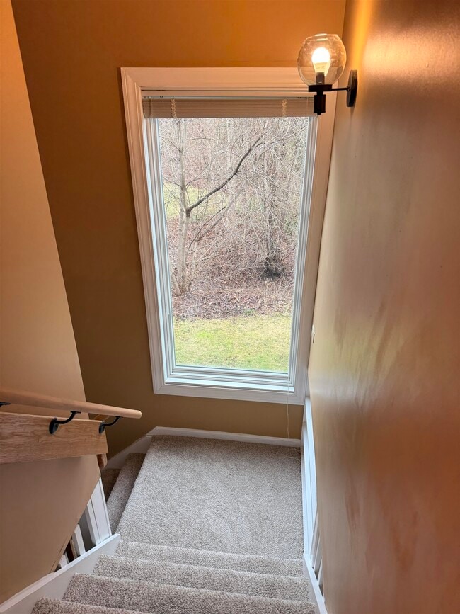 Building Photo - L4 Stonehedge Dr