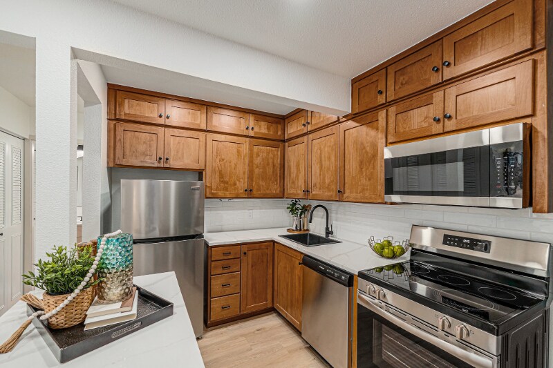 Building Photo - 620 Mathews St