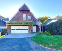 Building Photo - Unique Yacht Harbor 3bed/2bath Home with S...