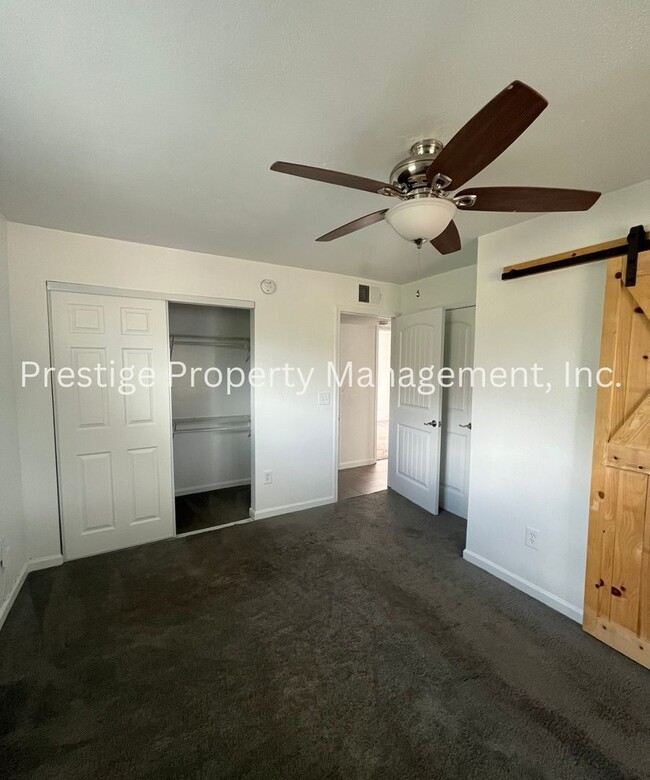 Building Photo - Welcome to This Lovely 3/2.5 East Side Home!!