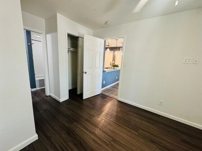 Building Photo - 1624 Aquarena Springs Dr