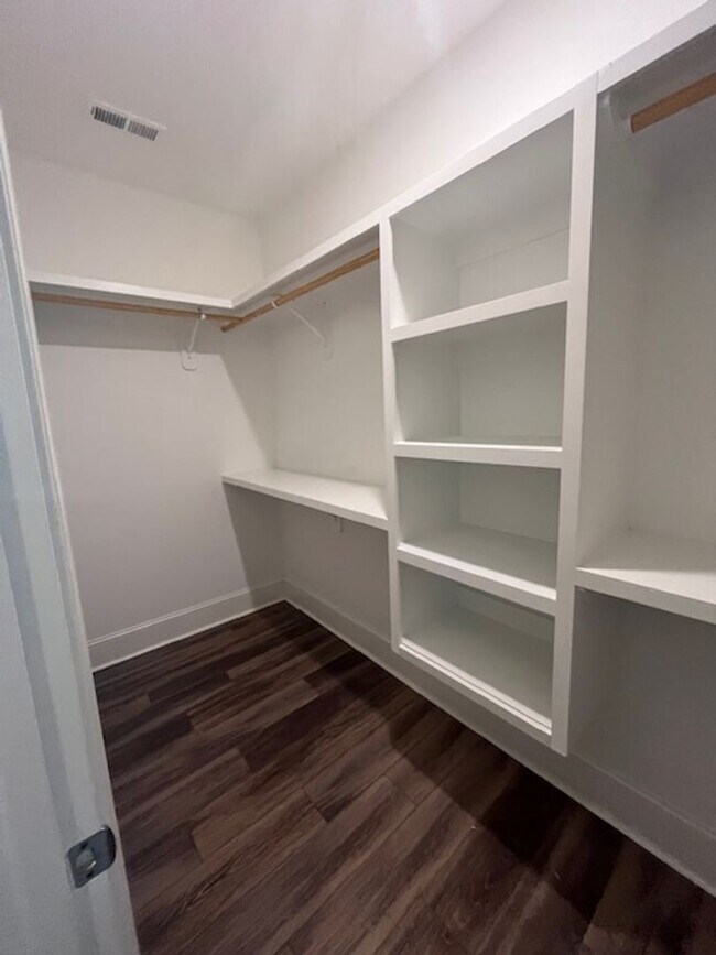 Building Photo - Experience Elegance and Privacy