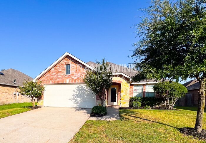 Primary Photo - 523 Indian Paintbrush Dr