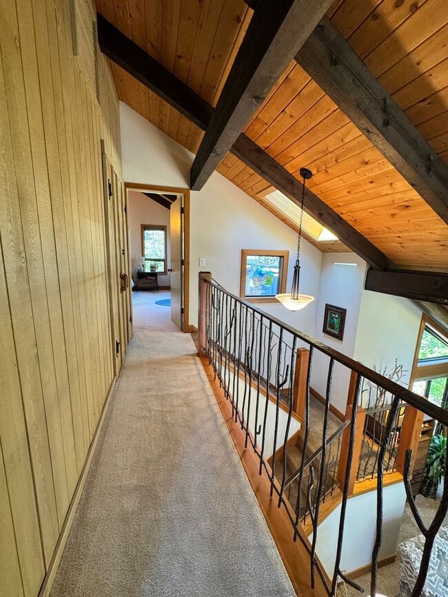 Building Photo - FOR RENT: FURNISHED LONG-TERM EXTREMELY CO...