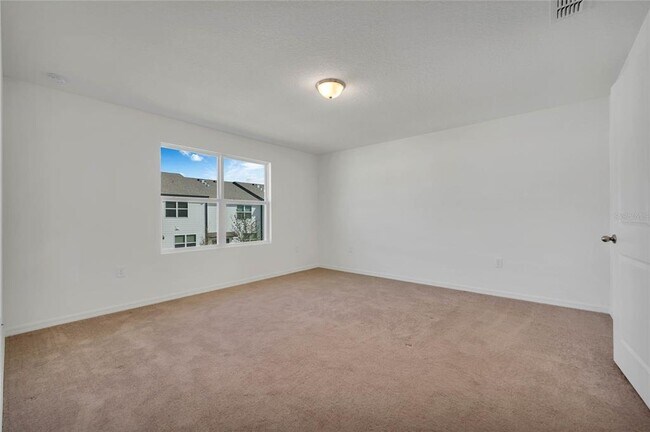 Building Photo - 840 Grandin St