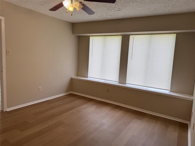 Building Photo - 16427 Skeet Ct