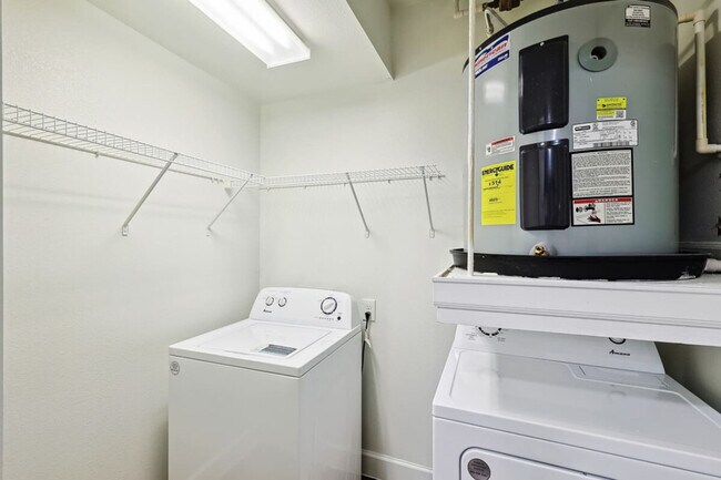 Building Photo - 5445 Town and Country Blvd